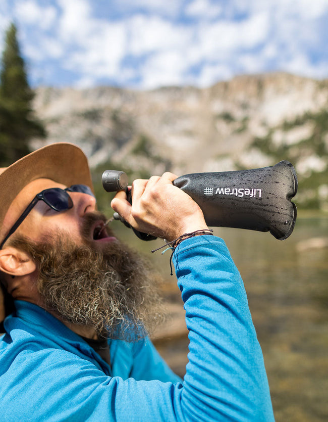 LifeStraw Peak Series Collapsible Squeeze 1L Bottle with Filter Bottle Filter LifeStraw Water Filters & Purifiers/Color-Mountain Blue